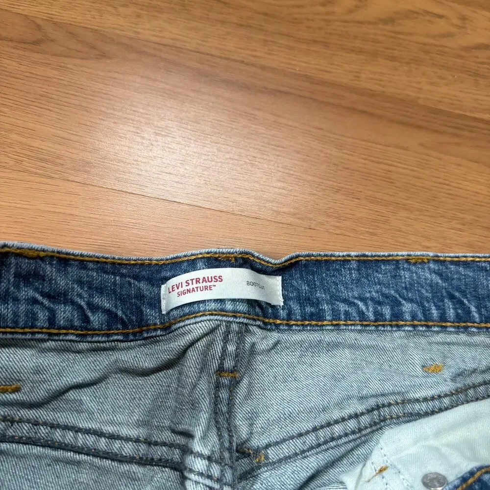 Men's Levi's Strauss Signature Bootcut Light Wash Denim Blue Jeans Sz 32 x 34